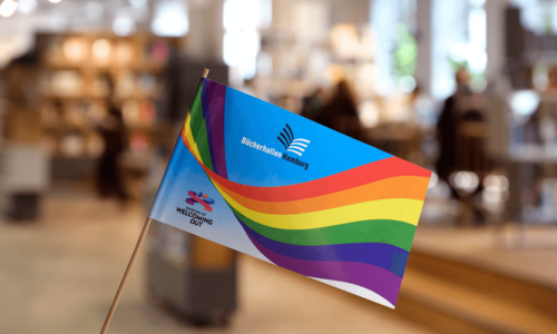Pride Fahne der Bücherhallen Hamburg