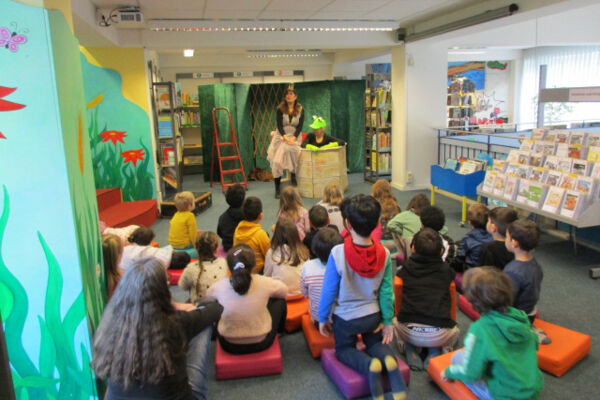 Theater Pulcinella in der Bücherhlale Holstenstraße
