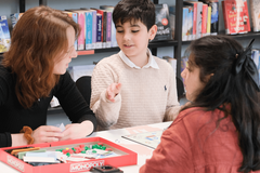 Monopoly spielen in der Bücherhalle