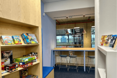 Innenansicht Bücherhalle Altona im Mercado