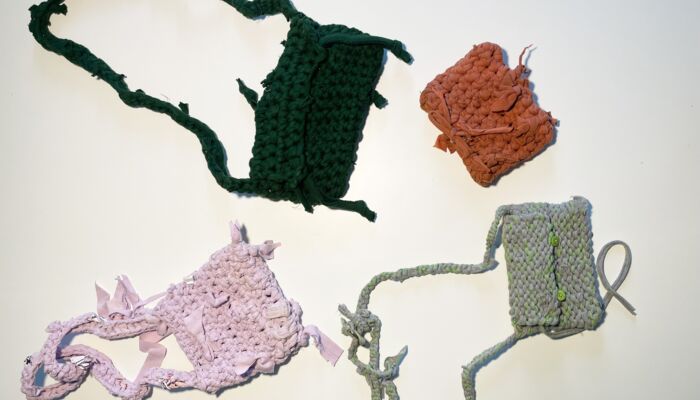 Vier upgecycelte Taschen