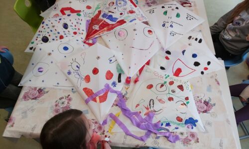 Kinder basteln Drachen