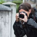 Frau fotografiert