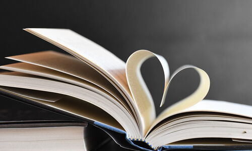 Buchseite als Herz