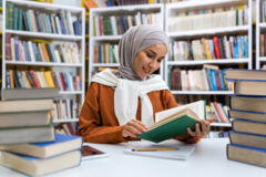Muslima, Hijab, Niqab, Lesende, Studierende, Frau, Bücher
