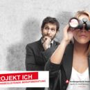 Mann und Frau mit Fernglas, Schriftzug Lebensbegleitende Berufsberatung