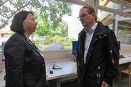 Frau und Mann im Gespräch