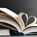 Buchseite als Herz