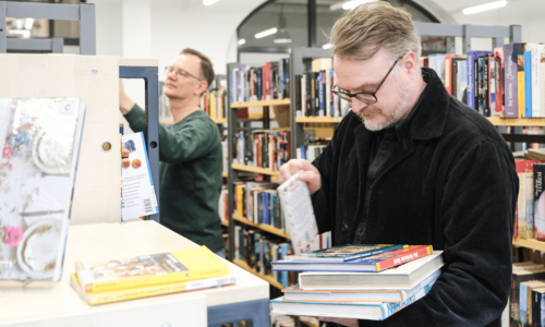 stöbern im Bücherflohmarkt