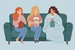 Personen sitzen auf dem Sofa und stricken.