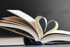 Buchseite als Herz