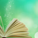 Aufgeschlagenes Buch mit Hintergrund