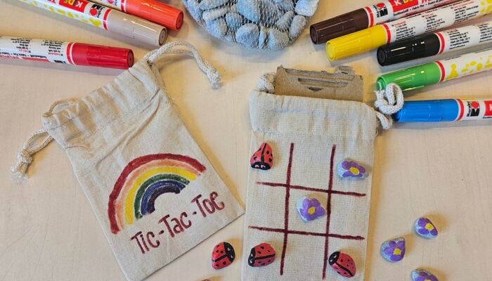 Tic-Tac-Toe aus Steinchen