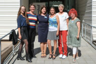 Das Team der Bücherhalle Eidelstedt vor dem "steeedt"