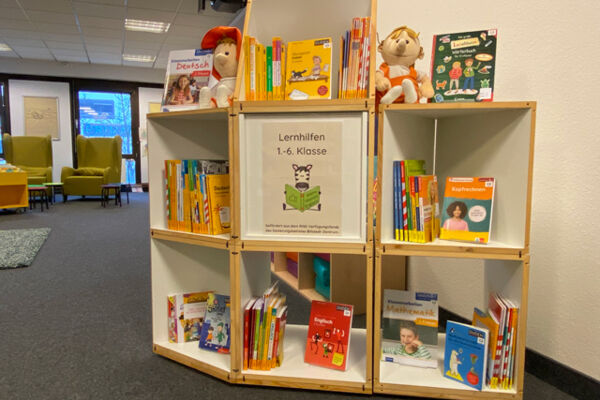 Medienregal in der Bücherhalle Billstedt