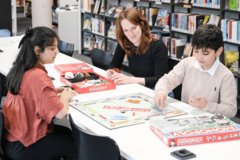 Monopoly spielen in der Bücherhalle