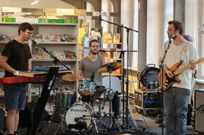 Musikband Tones For Joan's Bones