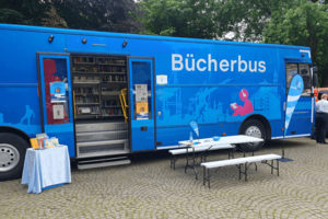Bücherbus von außen.
