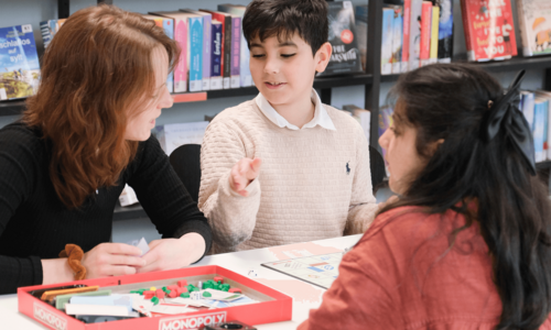 Monopoly spielen in der Bücherhalle