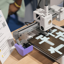 3D-Drucker beim Drucken von Lesezeichen