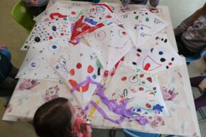 Kinder basteln Drachen