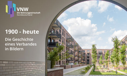 Abbildung einer modernen Wohnanlage mit dem Schriftzug 1900 bis heute