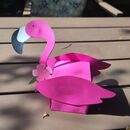 Selbstgebastelte Schachtel in Flamingoform