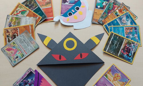 Foto mit Pokemon Spielkarten