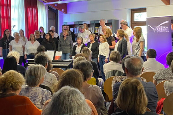 Chorkonzert in der ausgebuchten Bücherhalle Neugraben