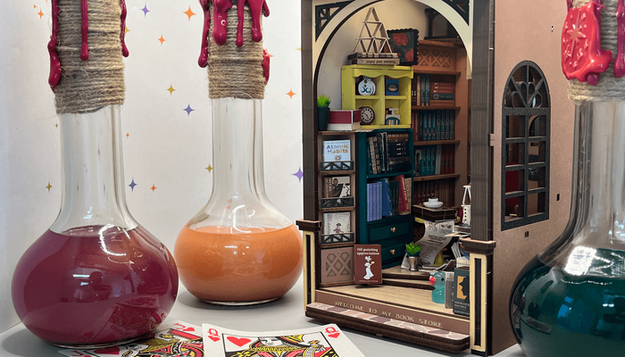Abbildung von verschiedenen Requisiten für das Escape Game