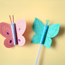 Zwei Schmetterlinge aus Papier