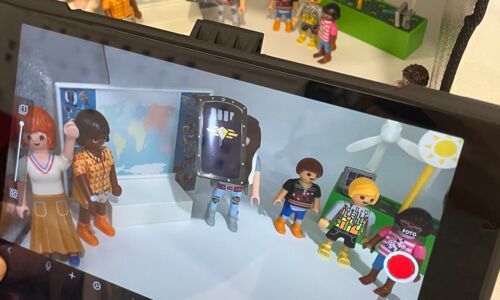 Entwickle dein eigenes Zukunfts- Filmszenario mit Playmobil-Figuren