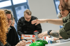 Gruppe spielt