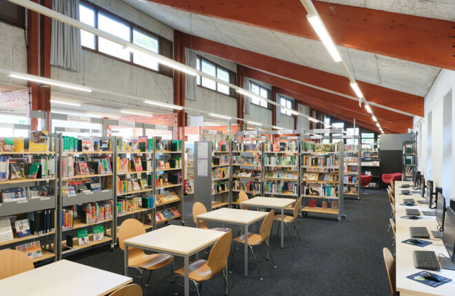 Innenansicht Bücherhalle Neugraben