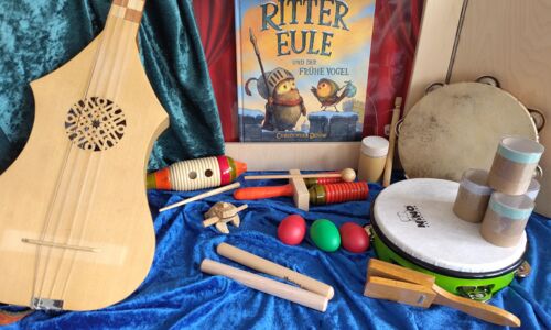 Buchcover "Ritter Eule" und verschiedene Objekte