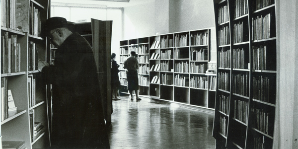 Ausleihräume der Bücherhalle Barmbek 1953