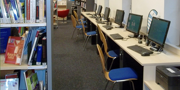 Kunden-PCs in der Bücherhalle Neugraben