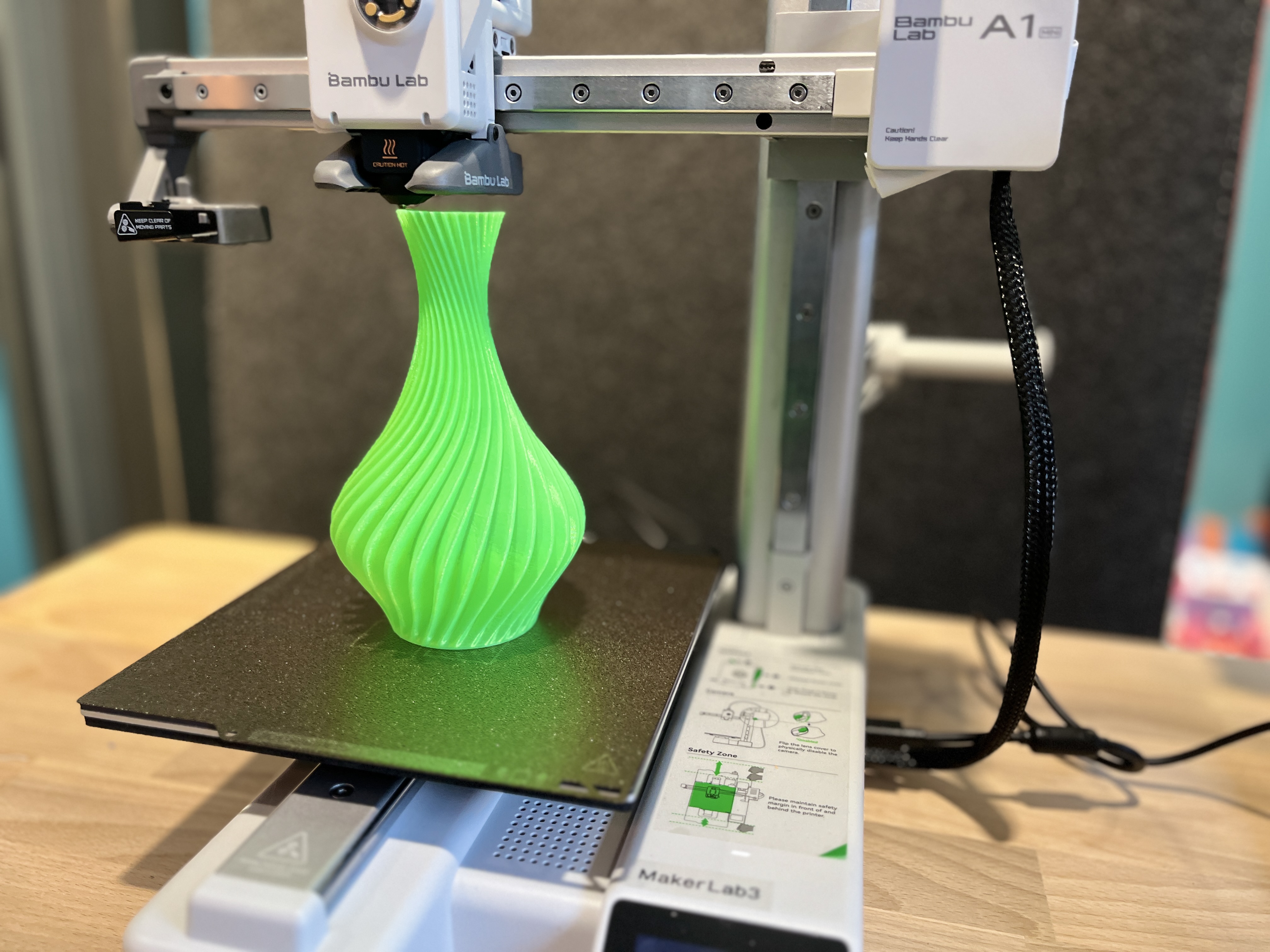 Eine grüne Vase entsteht im Laserdrucker