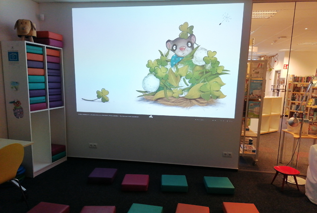 Leinwand mit Bilderbuchkino
